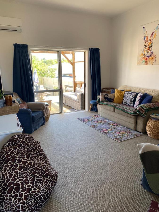 Wee Blue Bnb- Central Cosy Villa Тимару Экстерьер фото