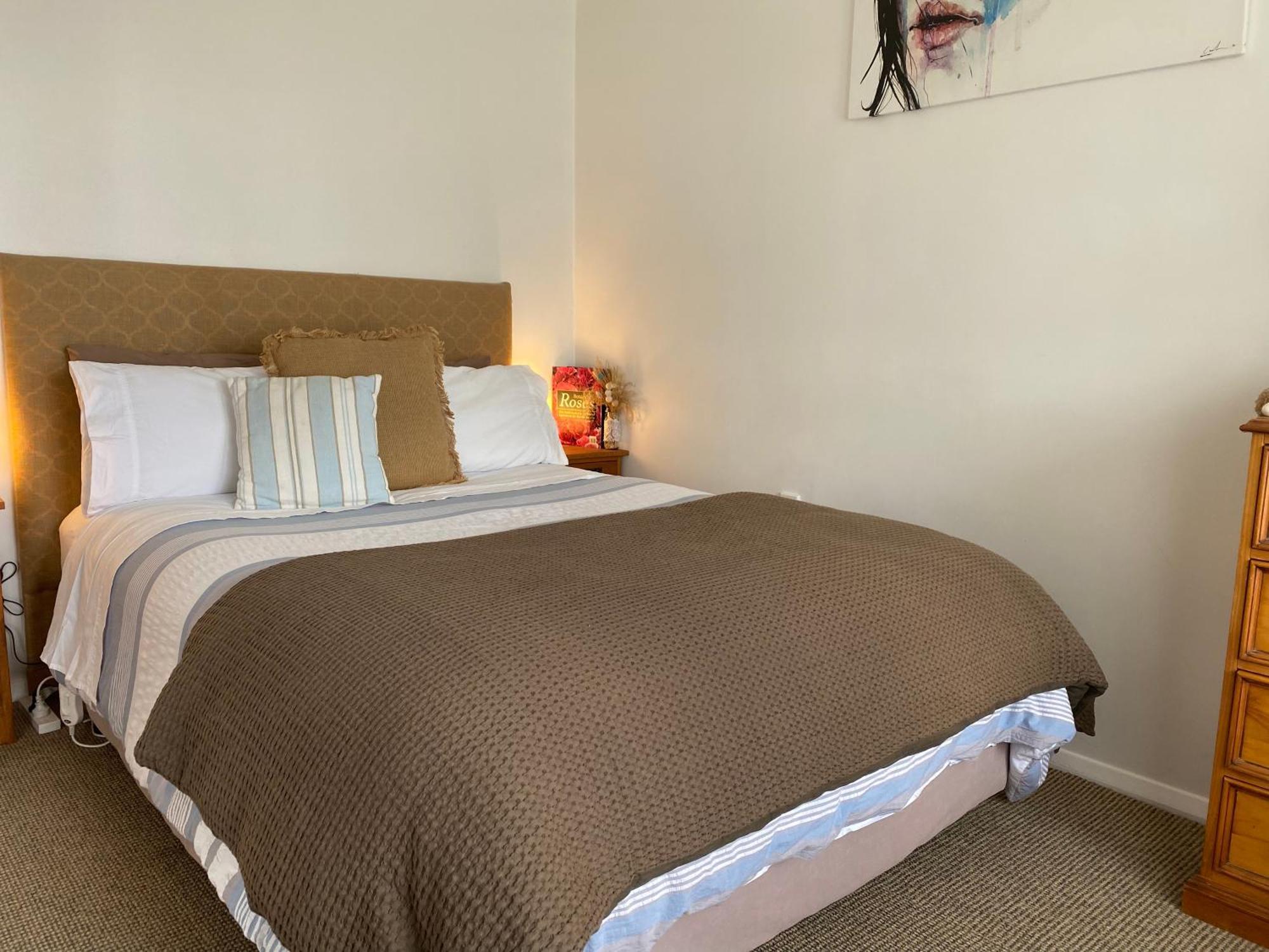 Wee Blue Bnb- Central Cosy Villa Тимару Экстерьер фото